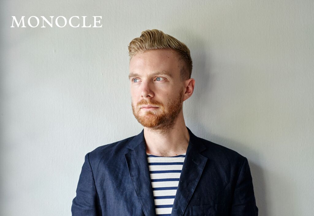 Nolan Giles monocle Zeichenfläche 1
